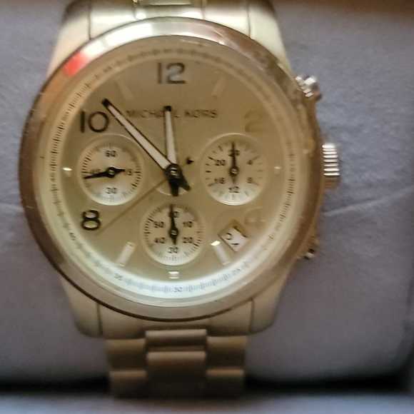 Michael Kors Watch - Picture 3 of 3